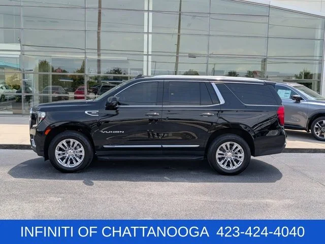 Used 2022 Black GMC SLT image 2