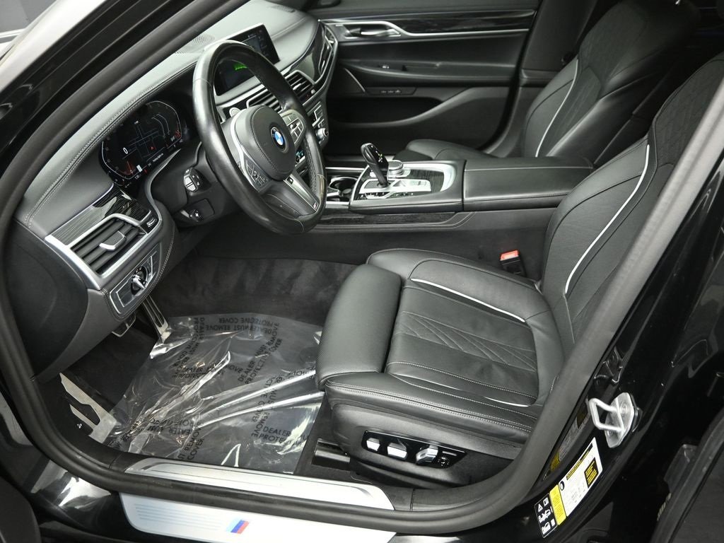 2022 BMW 750LI - Image 9