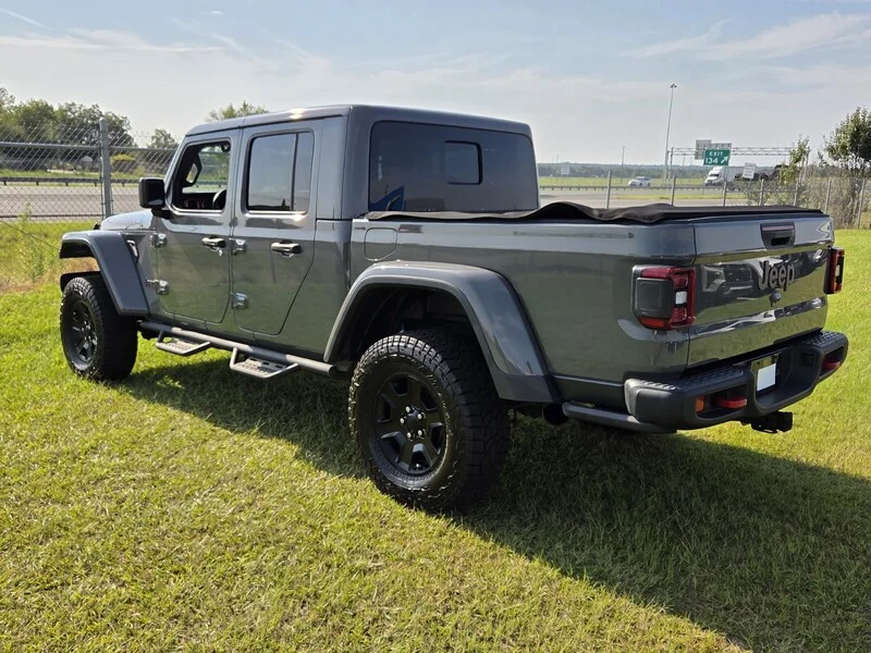 Used 2020 Gray Clearcoat JEEP RUBICON image 9