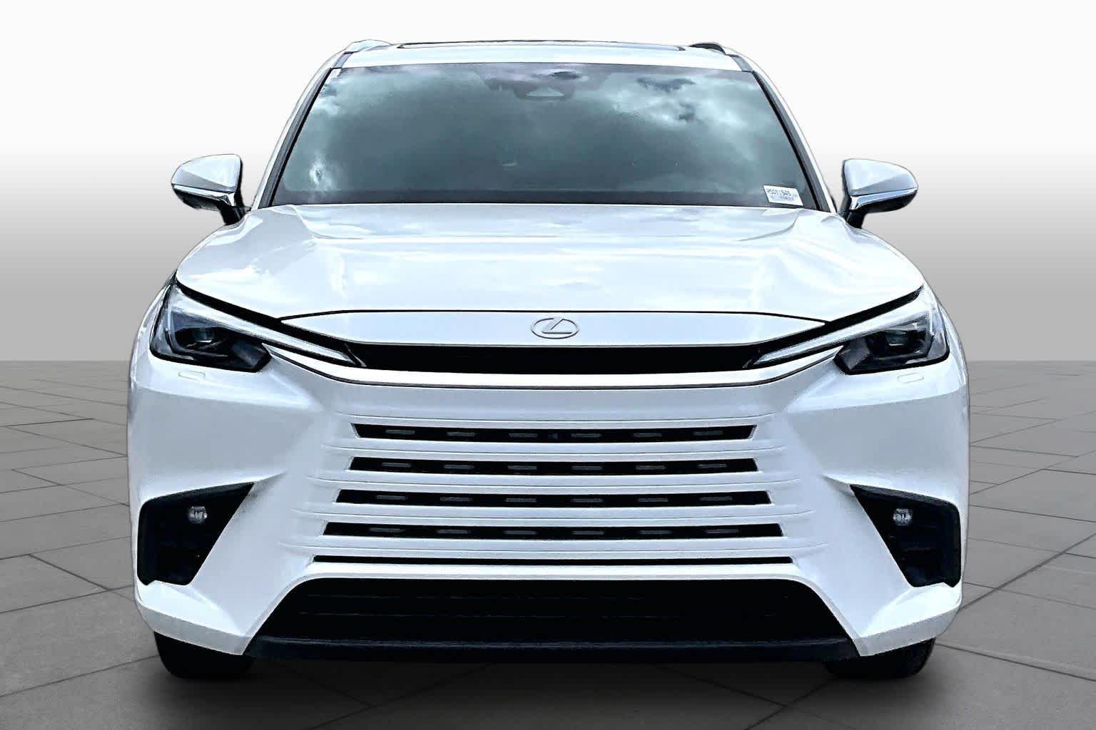 Used 2024 Wind Chill Pearl Lexus Luxury image 4