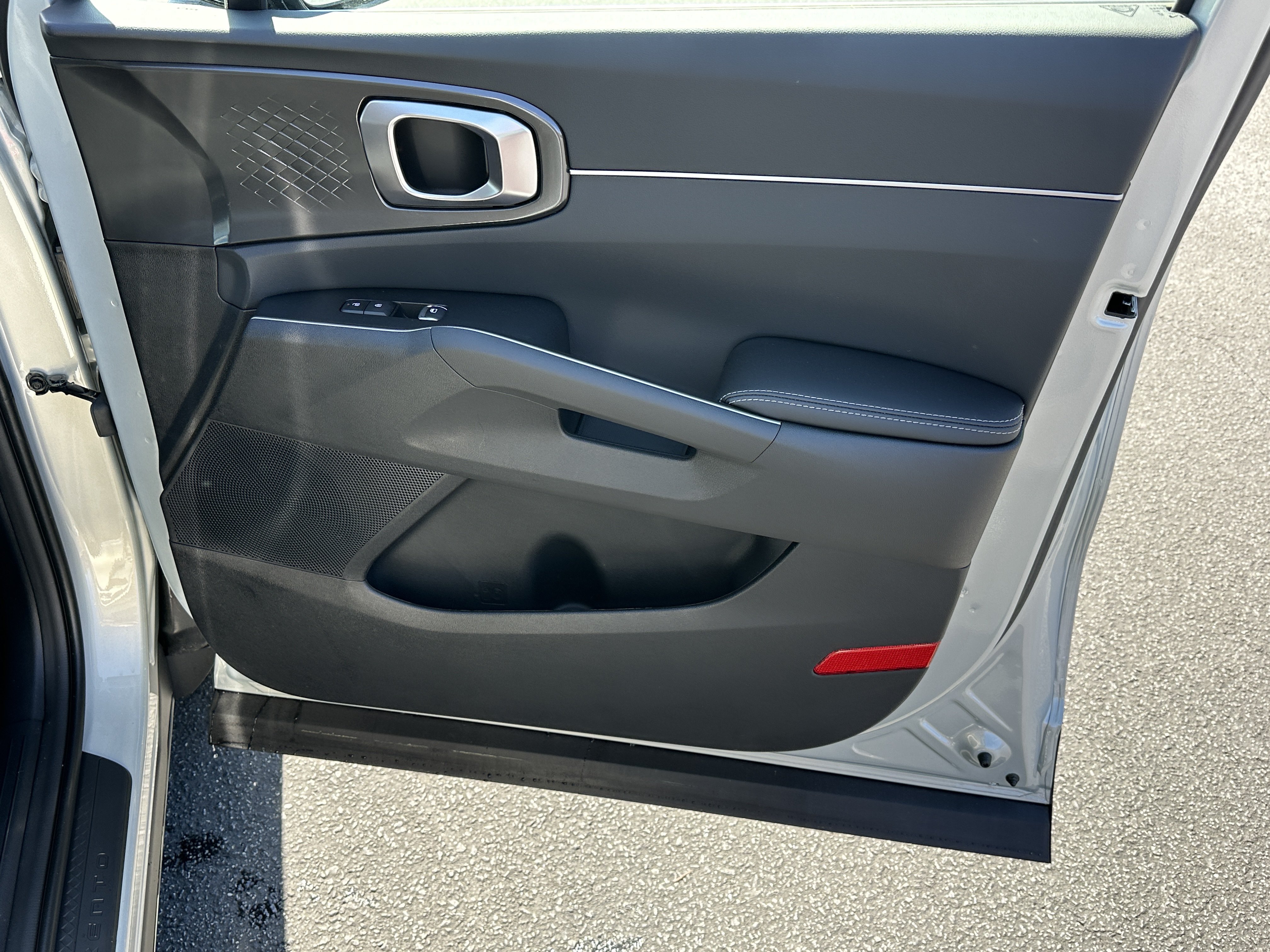New 2026 Ivory Silver Kia S image 15