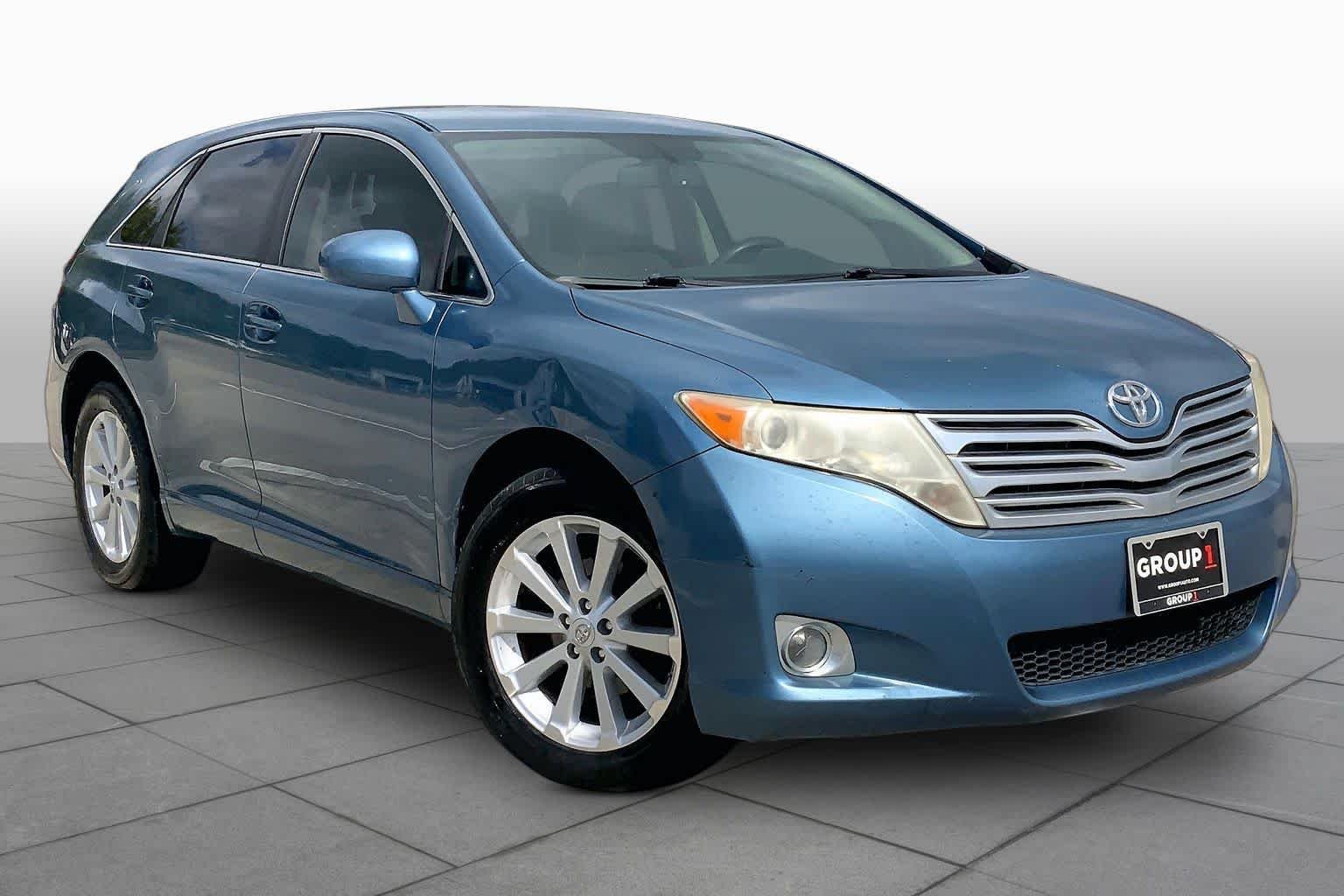 Used 2009 Tropical Sea Metallic Toyota  image 2