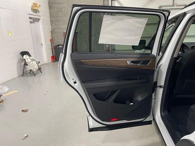 New 2026 Opal White Pearl Volkswagen 2.0T SE W/TECHNOLOGY image 10