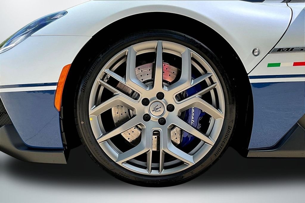 New 2025 White Maserati  image 11