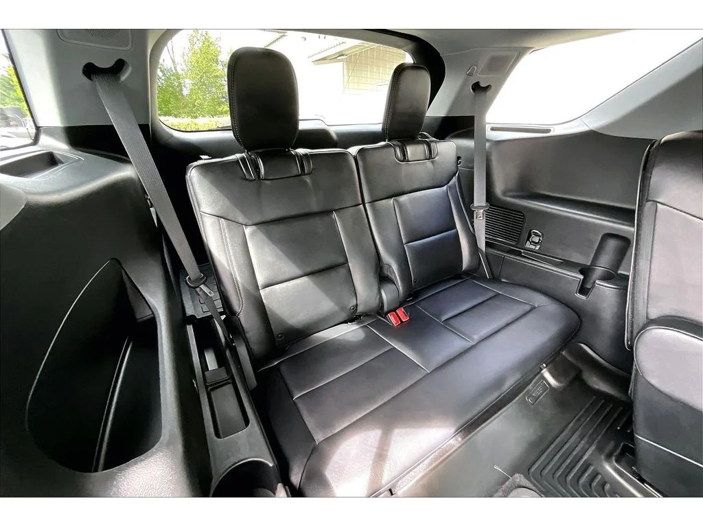 Used 2023 Iconic Silver Metallic Ford Limited image 27