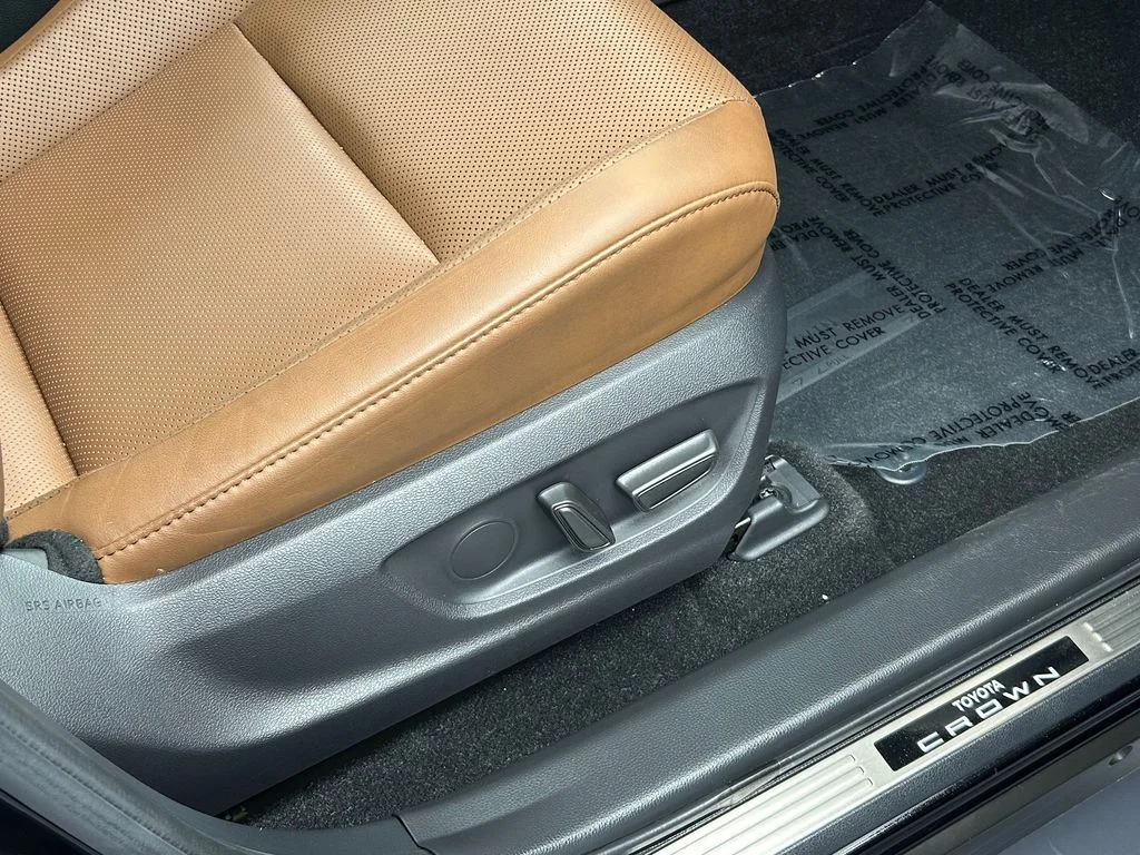 Used 2025 Black Toyota XLE image 50