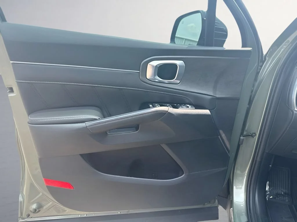 Used 2025  Kia X-Line SX image 29