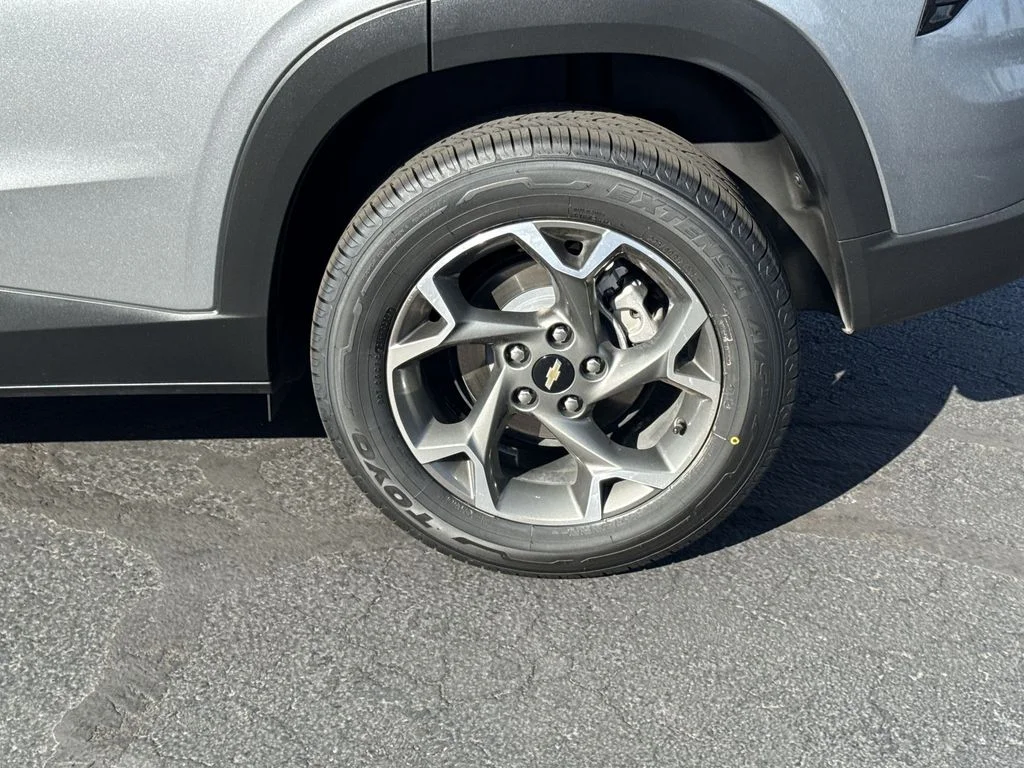 Used 2025 Gray Chevrolet LT image 32