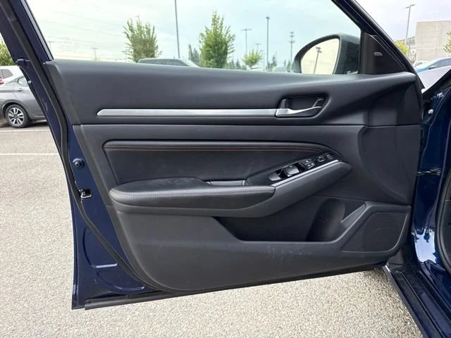 Used 2023 Deep Blue Pearl Nissan 2.5 SR image 13