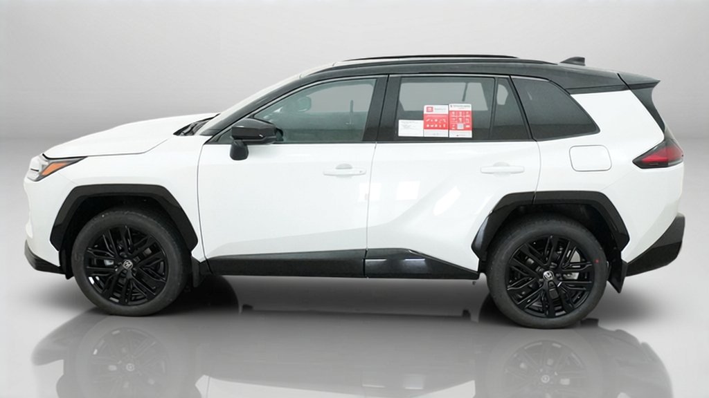 New 2026 Wind Chill Pearl with Midnight Black Metallic roof Toyota XSE image 2