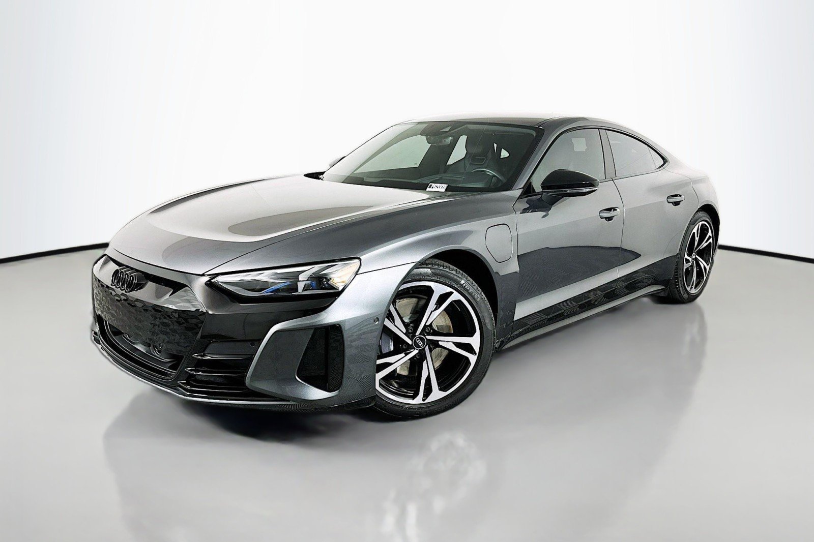 2022 Audi e-tron GT Prestige quattro's photo