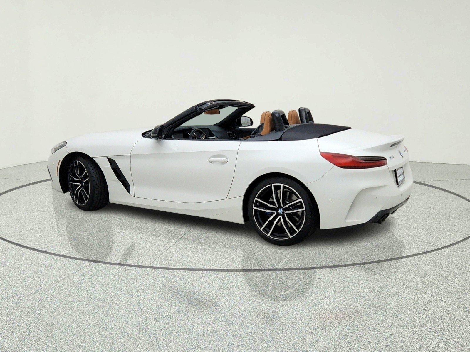 Used 2023 Alpine White BMW sDrive30i image 13