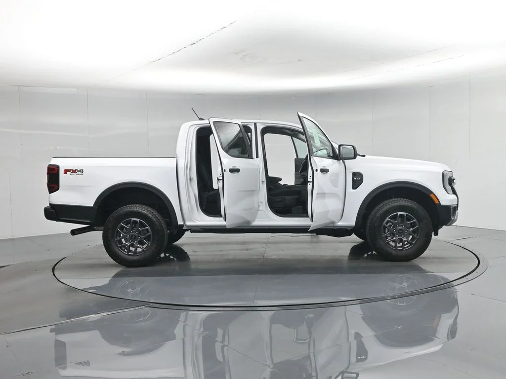 New 2026 Oxford White Ford XLT image 4