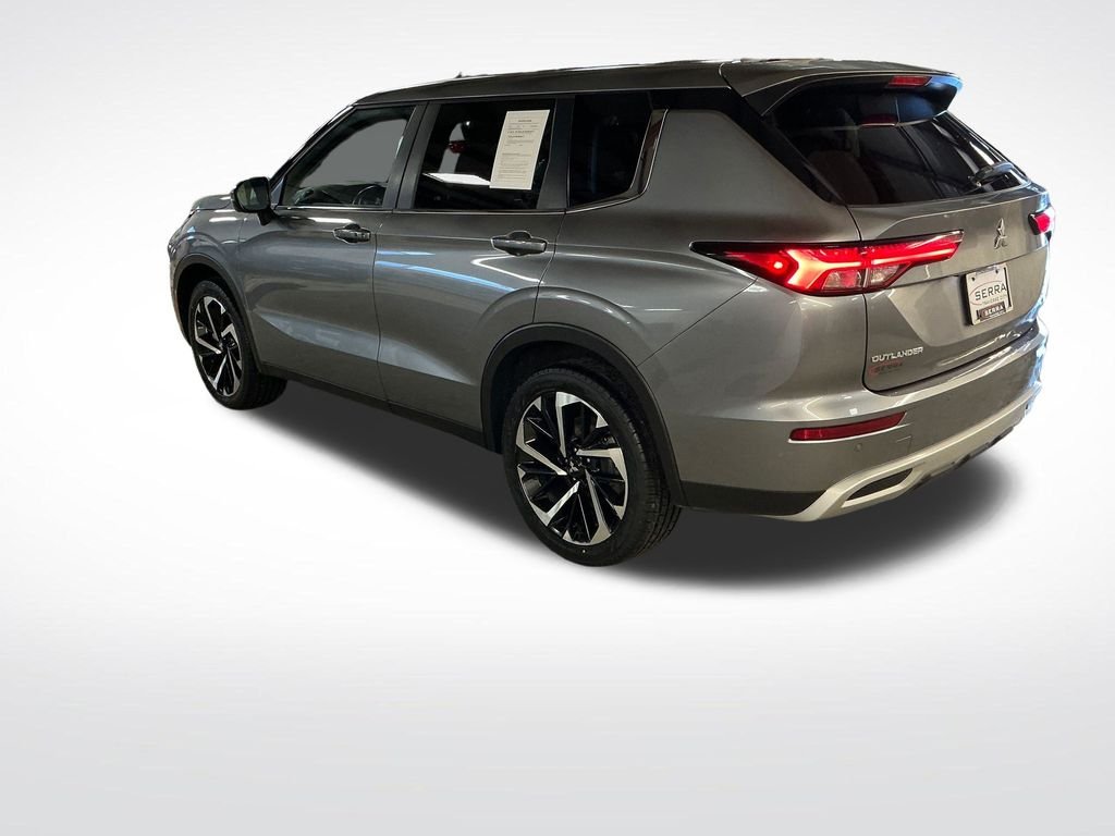Used 2024  Mitsubishi SE image 3
