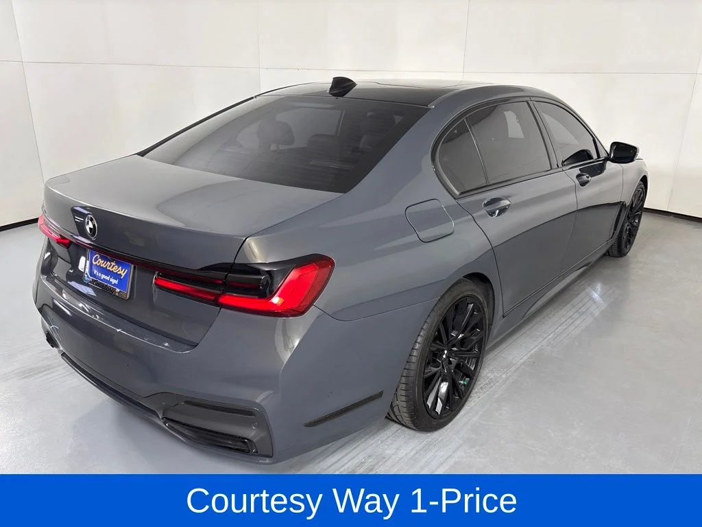 Used 2021 Gray BMW 740i image 9