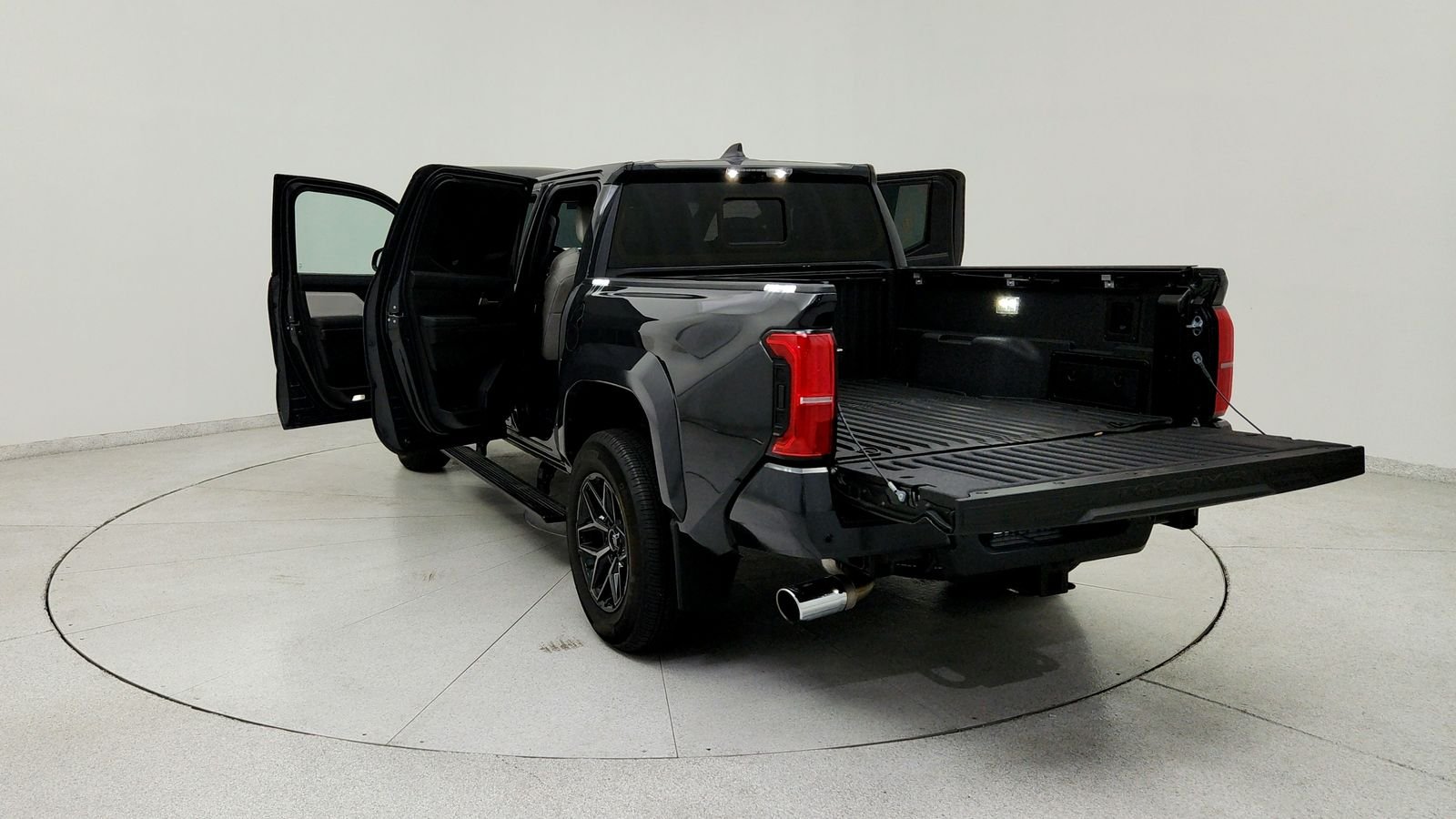 Used 2024  Toyota Limited image 13