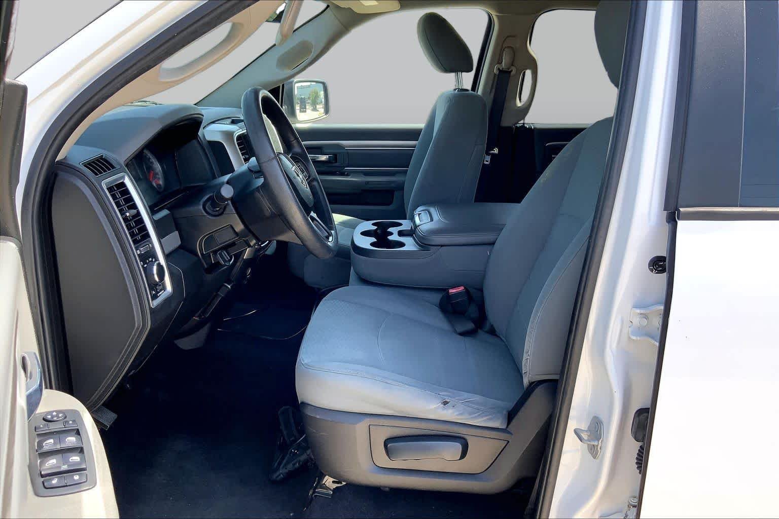 Used 2019 Bright White Clearcoat Ram SLT image 8