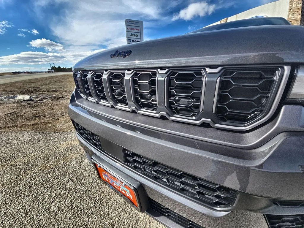 New 2026 Gray Jeep Altitude image 16