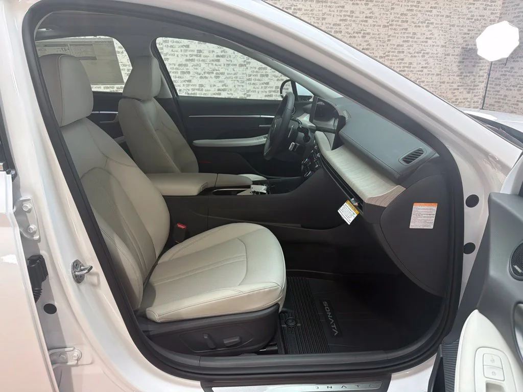 New 2027 Serenity White Hyundai Limited image 10
