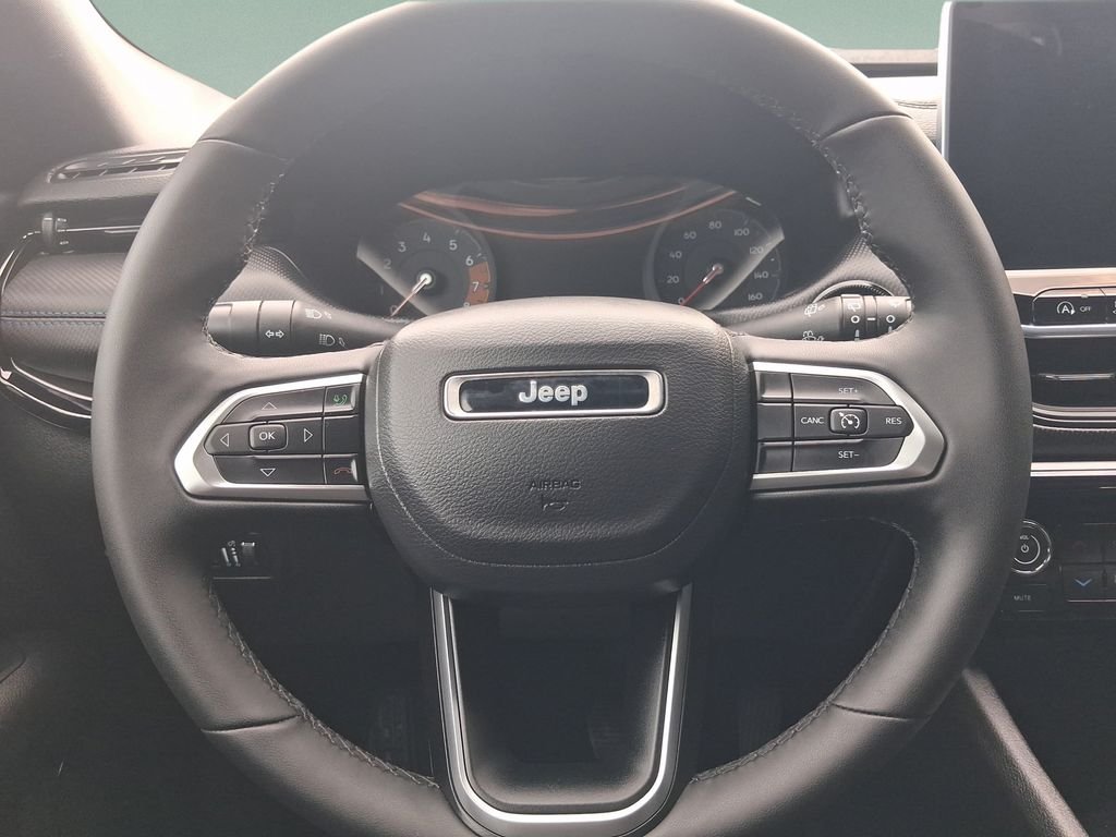Used 2025 Silver Jeep Latitude image 19