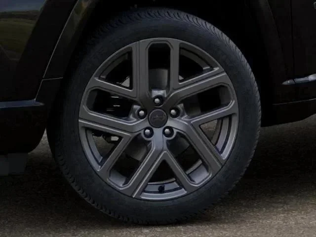 New 2025 Diamond Black Crystal Pearl-Coat Exterior Paint Jeep Limited image 52
