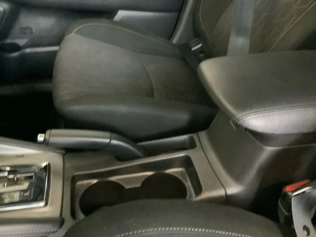 Used 2020 Silver Mitsubishi 2.0 SE image 23