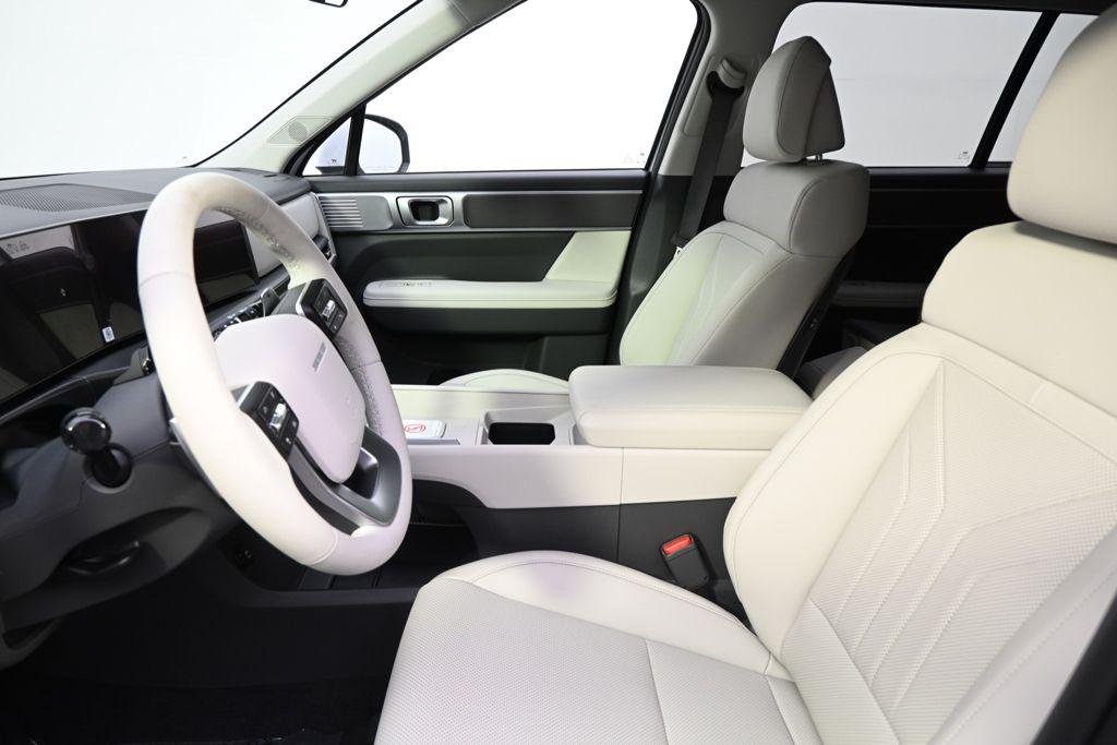 New 2027 White Hyundai SEL image 13