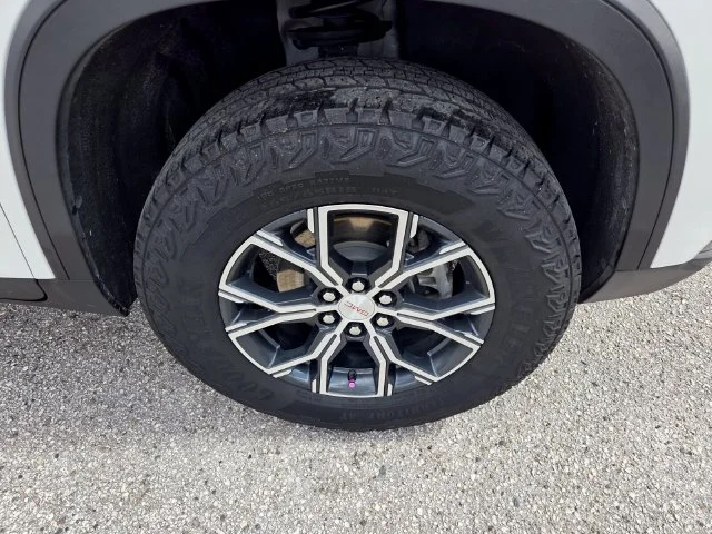 Used 2024 White GMC AT4 image 20