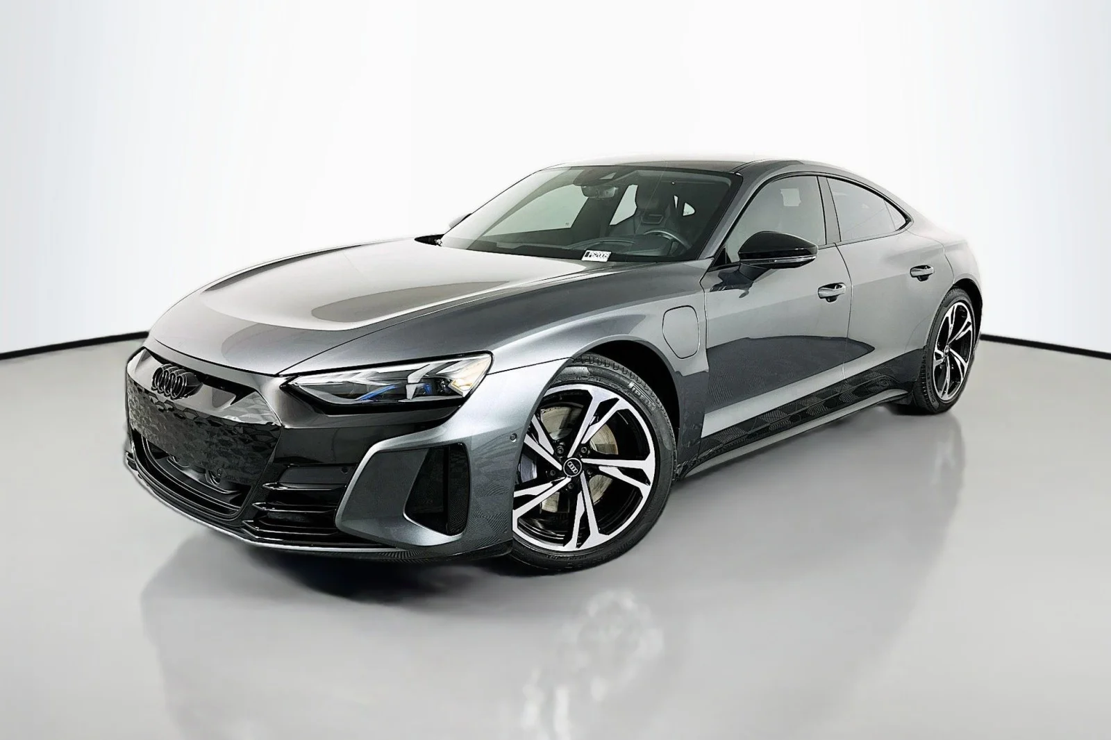 2022 Audi e-tron GT Prestige quattro's photo