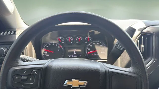 Used 2025 White Chevrolet Custom image 12