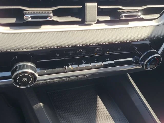 New 2027 Summit White Chevrolet LT image 30