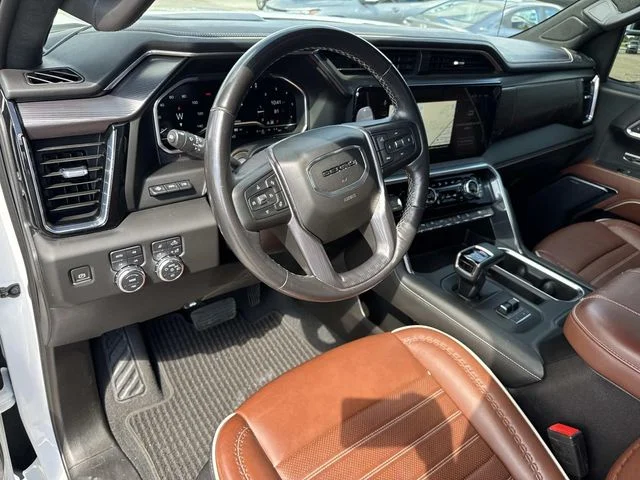 Used 2023 White GMC Denali Ultimate image 33