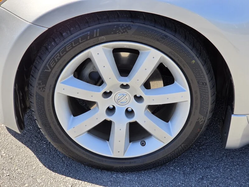 Used 2005 Chrome Silver Metallic NISSAN TOURING image 14