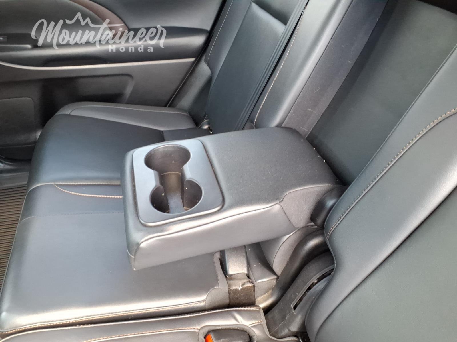 Used 2019 Predawn Gray Mica Toyota XLE image 23