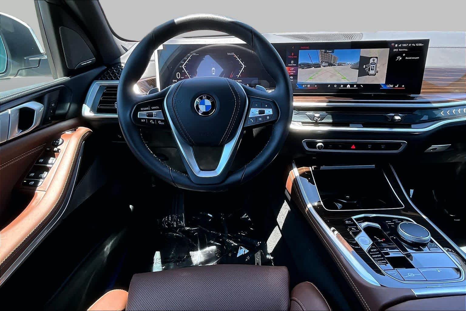 Used 2025 Mineral White Metallic BMW sDrive40i image 5