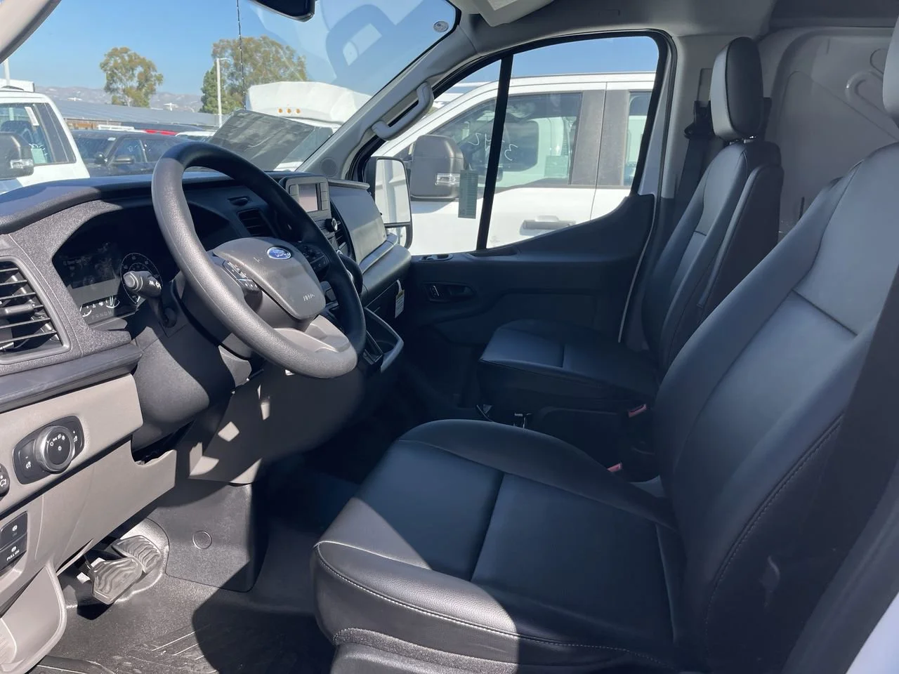New 2025 Oxford White Ford  image 17