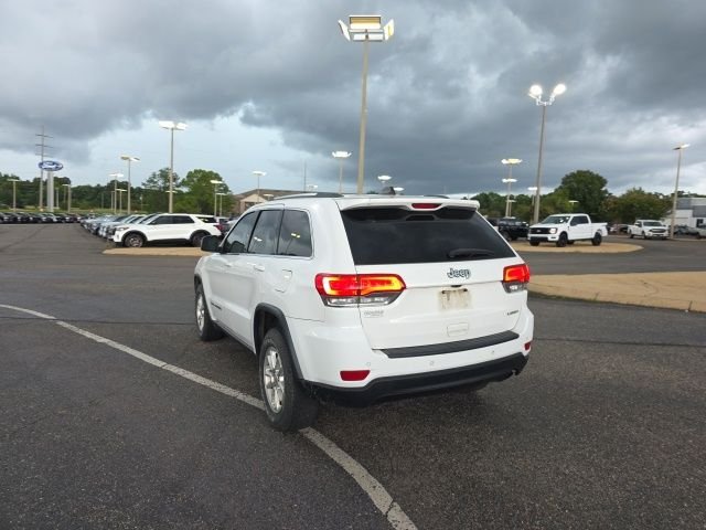 Used 2018 White/off-white Jeep Laredo E image 5