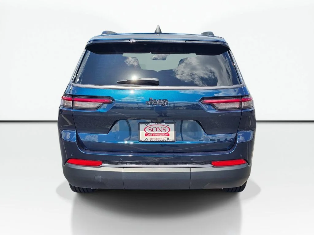 New 2027 Fathom Blue Pearl-Coat Paint Jeep Limited image 10