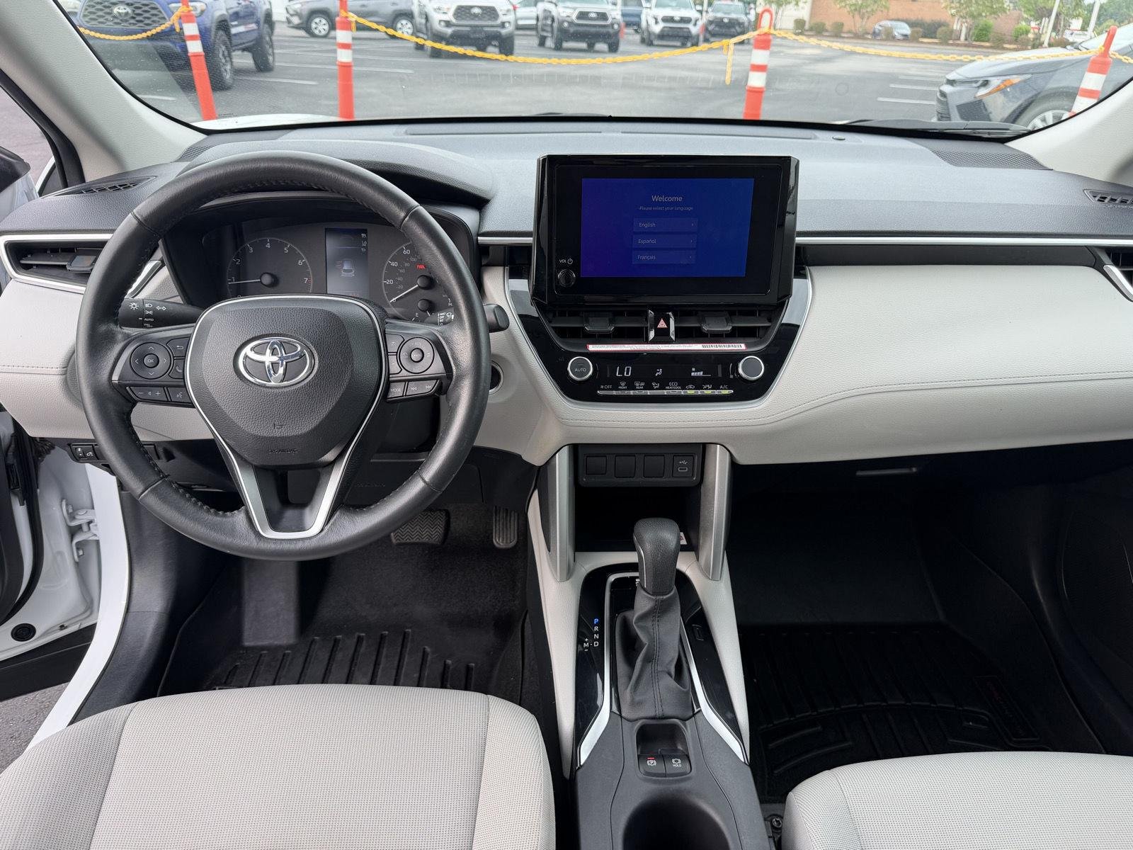 Used 2023 Wind Chill Pearl Toyota LE image 16