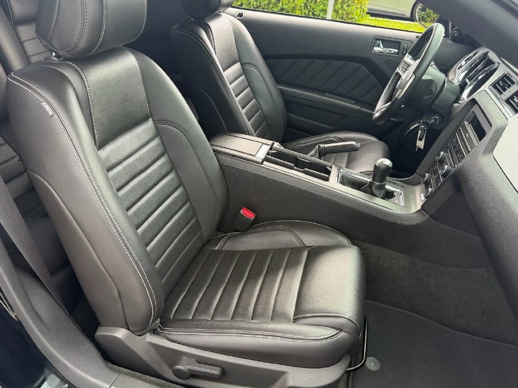 Used 2014 Black Ford GT Premium image 15