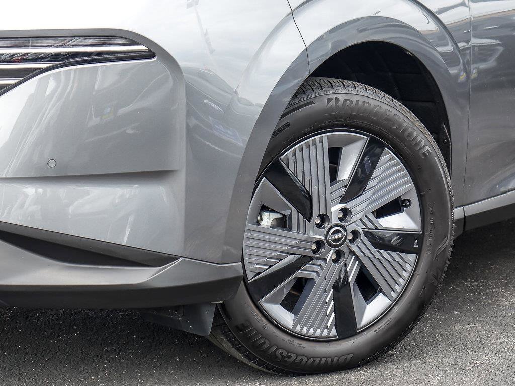 Used 2025 Gun Metallic Nissan SL image 4