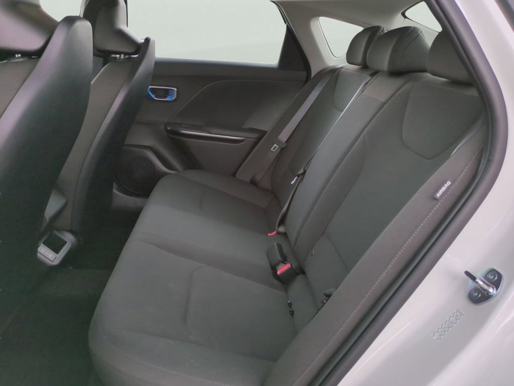 New 2026 Snow White Pearl Kia LXS image 15