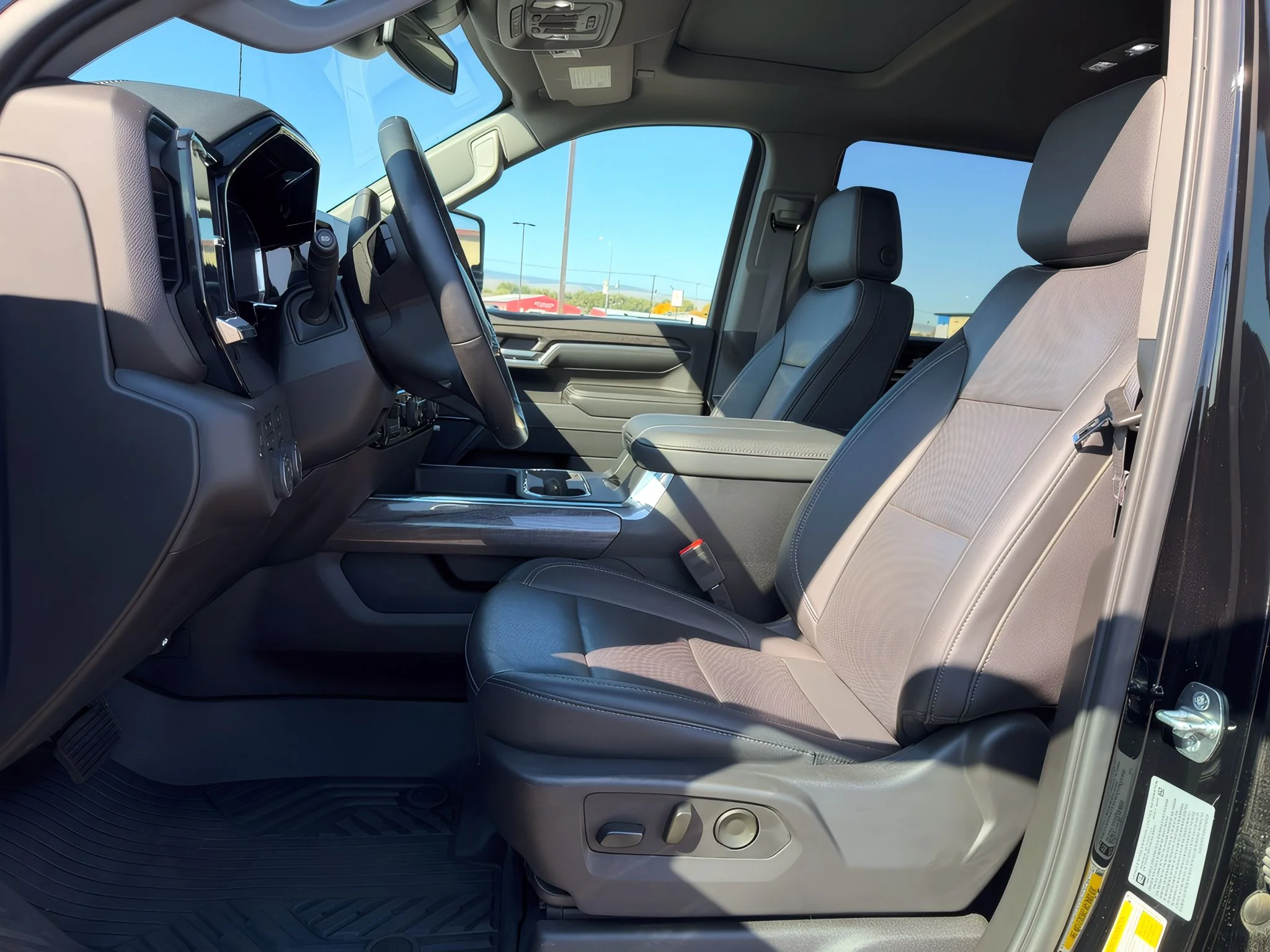 2024 Chevrolet Silverado 2500HD LTZ - Photo 18