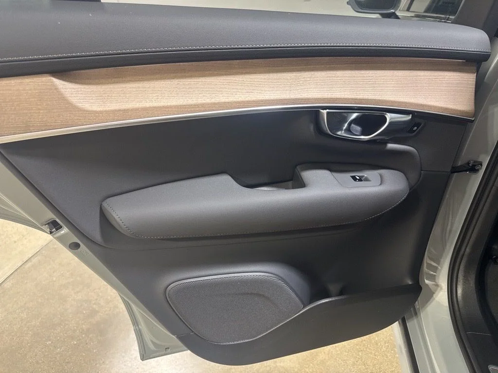 New 2026 Gray Metallic Volvo T8 Plus image 20