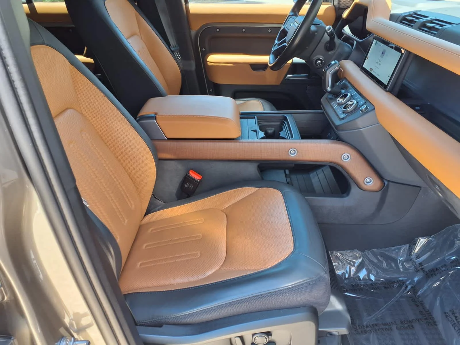 Used 2021 Silicon Silver Premium Metallic Land Rover X image 12