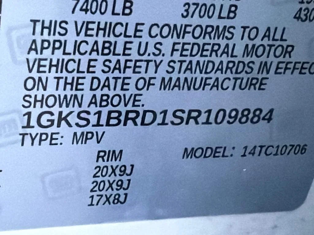 Used 2025 White GMC Elevation image 32