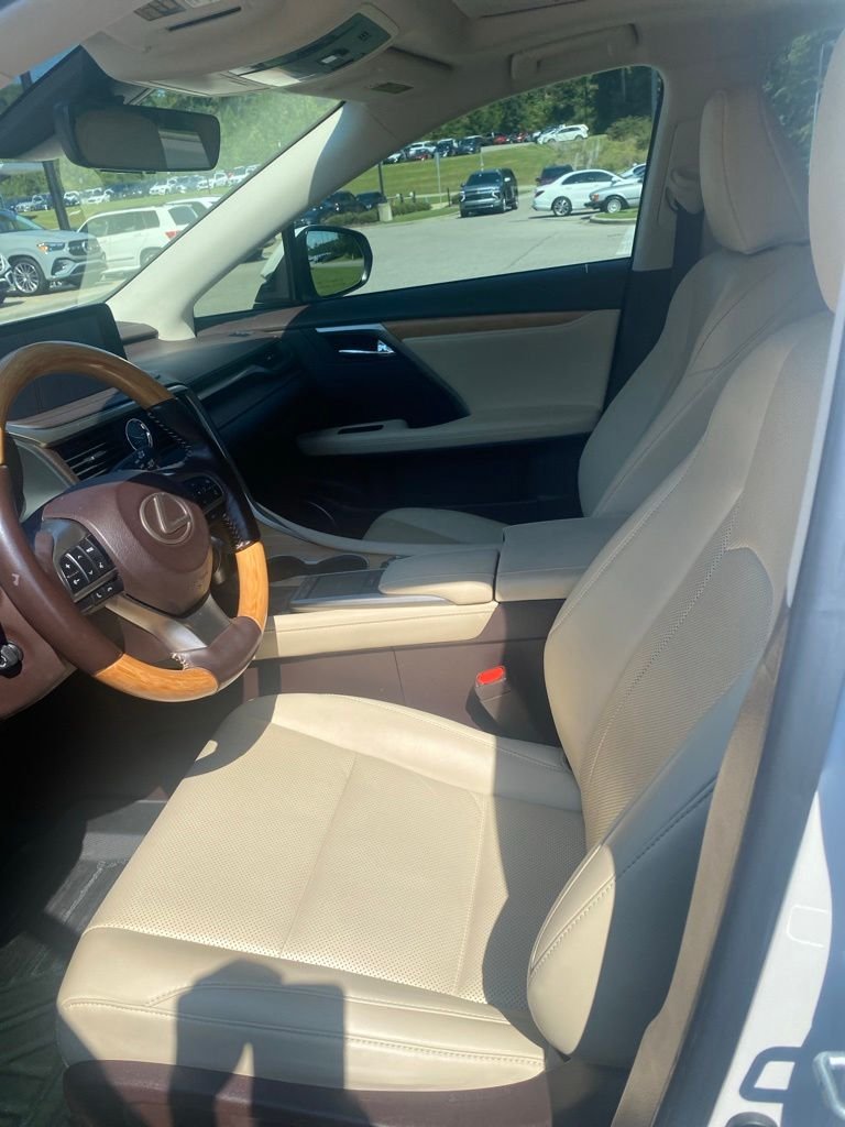 Used 2020 Eminent White Pearl Lexus 350L image 4