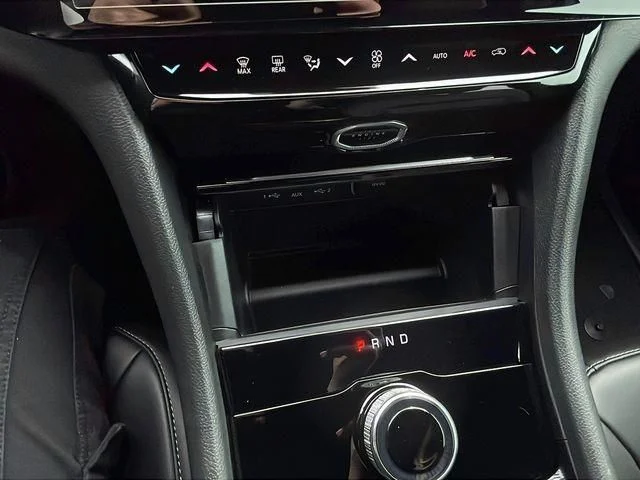 New 2026 White/off-white Jeep Limited image 36