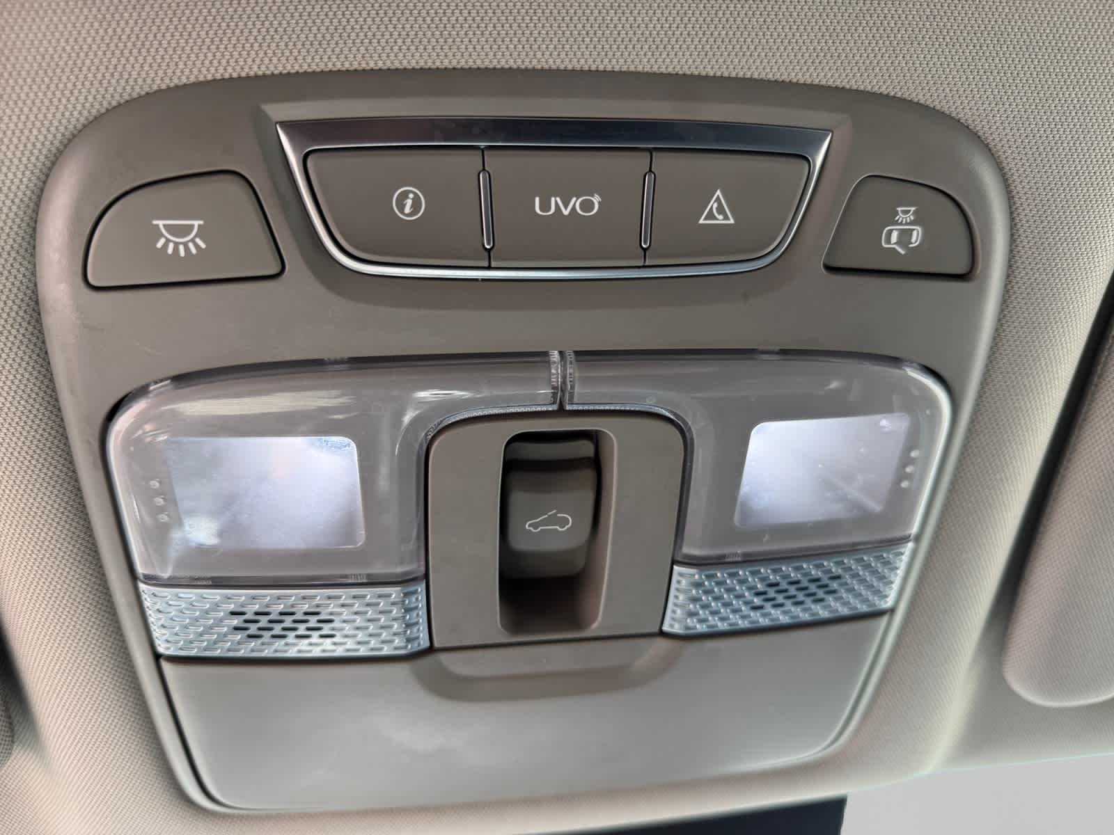 Used 2022 Dark Moss Kia S image 19