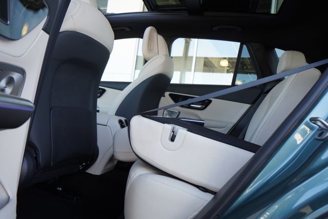 New 2026 Verde Silver Metallic Mercedes-Benz GLC 300 image 30